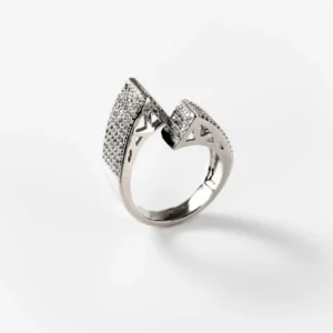 Bague embrassement géométrique en métal rhodié CHOGAN