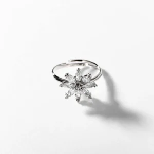 Bague pétales brillants en métal rhodié CHOGAN